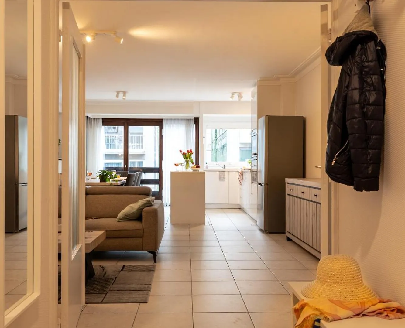 Weloveoostende - Newly Renovated Large Apartment 150M From The Beach - Including Bed Sheets And Final Clea-Ning 오스텐드